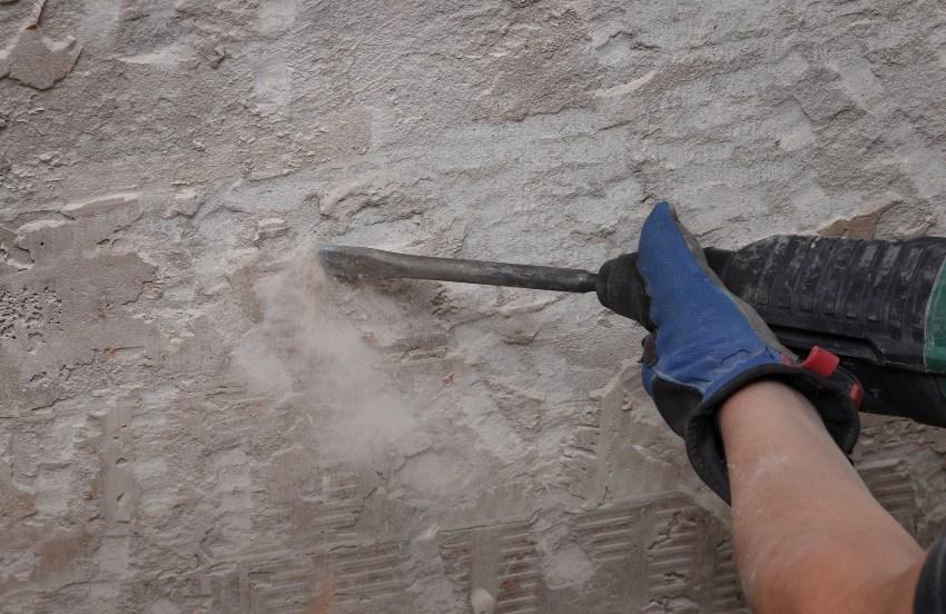 Bohrhammer-Wandkleber-Entfernung - Fliesenkleber entfernen